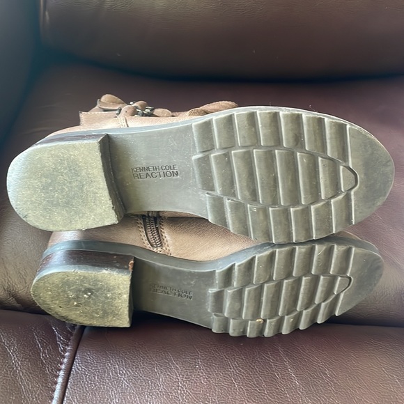 Kenneth Cole Reaction Boots. Brown. Used. Size- 6 - Picture 4 of 8